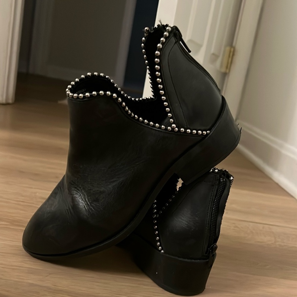 Black Steve Madden ankle boots
